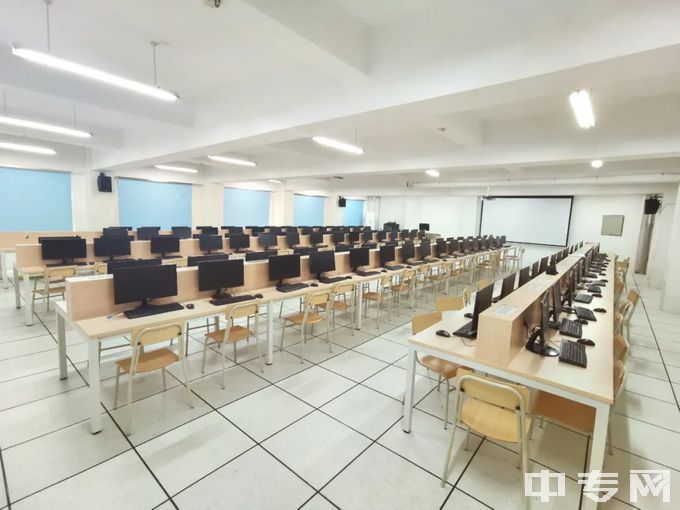 浙江金华科贸职业技术学院-计算机教室