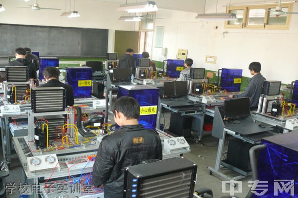 汉中市科技职业中等专业学校（陕西省城固师范学校）-学校电子实训室