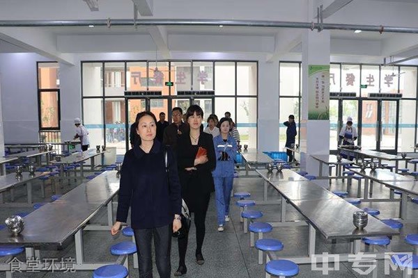 蒲城县职业教育中心食堂环境