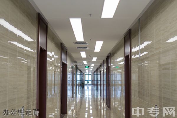 眉山机电职业技术学校-办公楼走廊