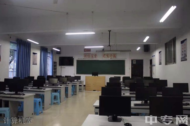江津六中计算机室