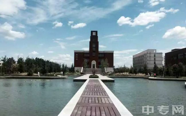 北京政法职业学院-湖心步道