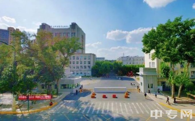 黑龙江旅游职业技术学院中专-大门